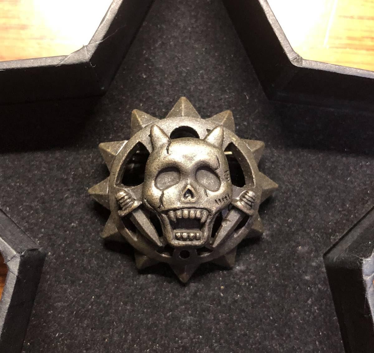 Amazon.co.jp: ジョジョ アルトラバイオレンス ブローチ シアーハート